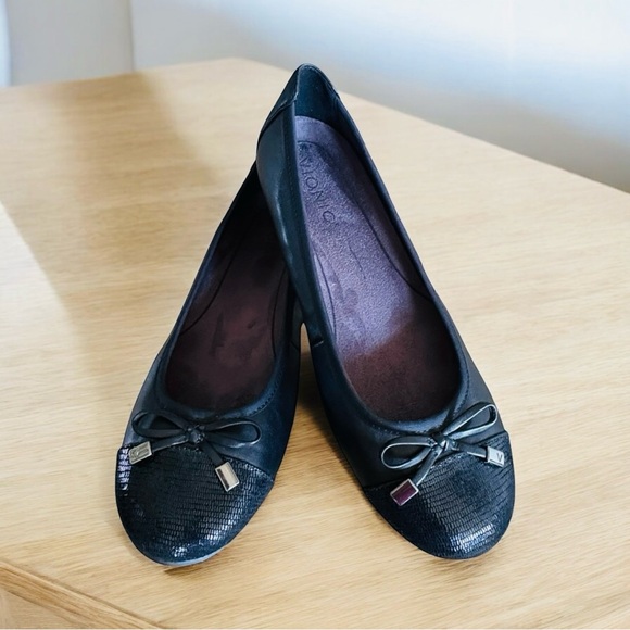 VIONIC Minna Leather‎ Flat | Black | Size 7.5 - Picture 1 of 12